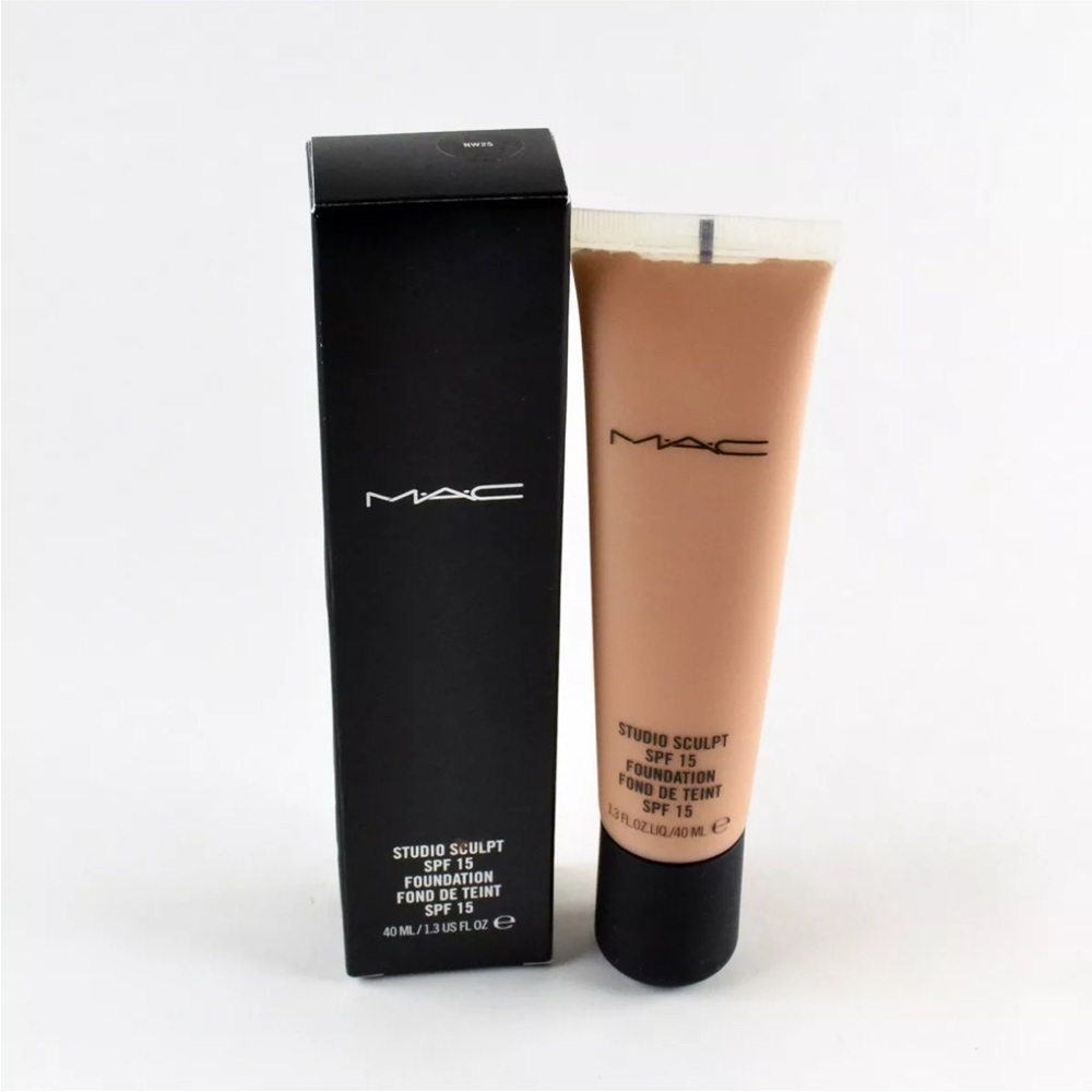 Mac Studio Sculpt Foundation SPF15 Nc20 Full Size 40mL 1.3 Oz. New in Box